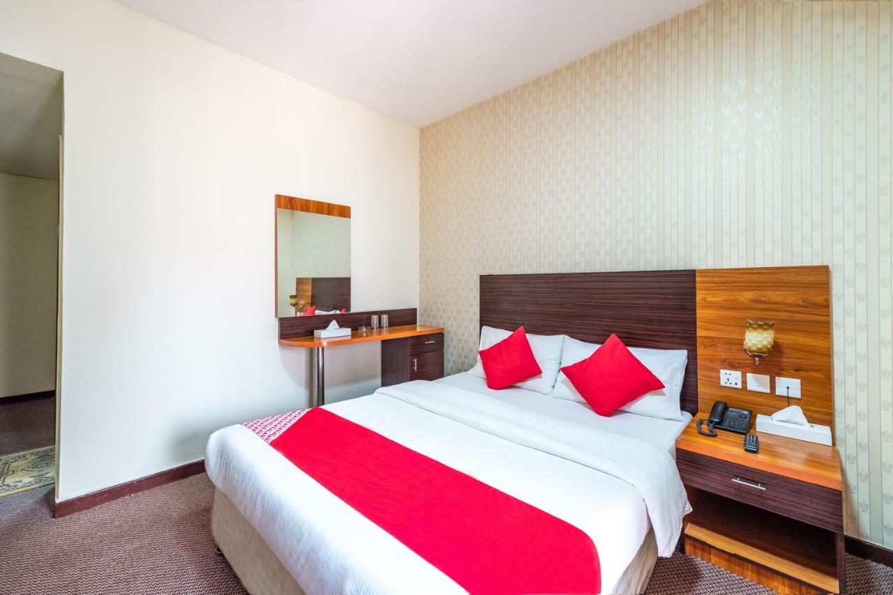 Central Paris Hotel, Baniyas Square Дубай Екстериор снимка