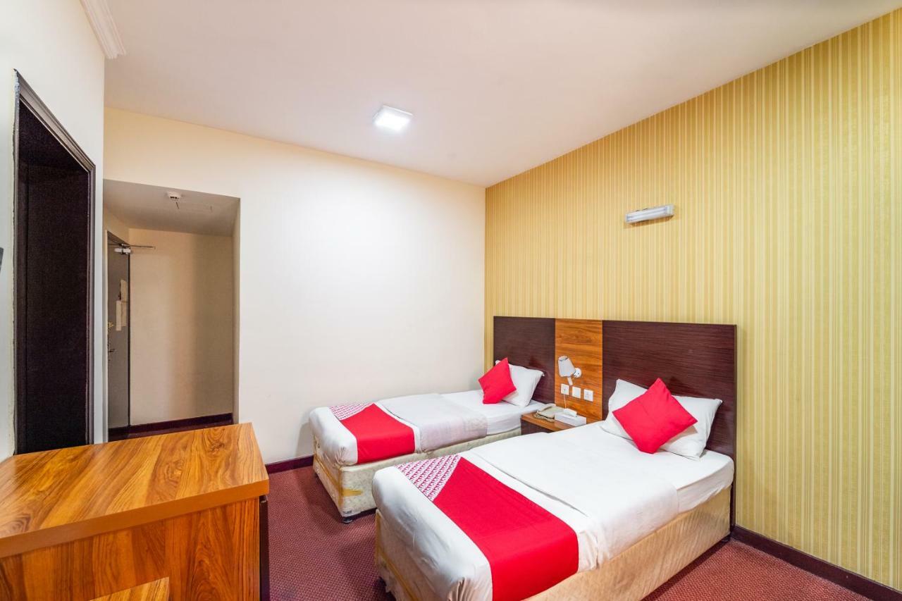 Central Paris Hotel, Baniyas Square Дубай Екстериор снимка