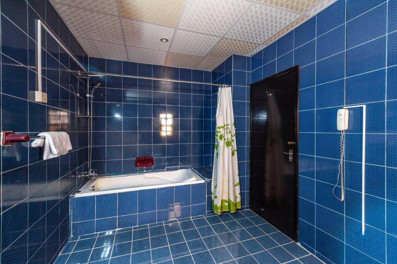 Central Paris Hotel, Baniyas Square Дубай Екстериор снимка